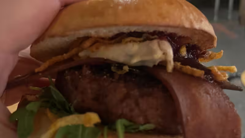 Honest Burgers – Camembert Beyond Christmas Burger