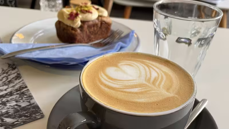 The Hop Coffee – Plant-Based Café and Chai Cake