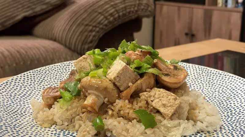 Steamed Button Mushrooms With Tofu and Garlic Sesame Rice